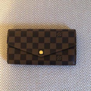 Louis Vuitton Sarah Wallet in Damier Canvas